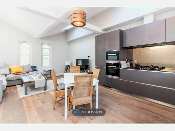 2 Bedroom Flat To Rent In Portobello Road, London, W11