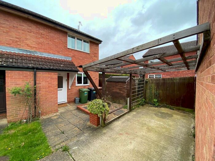 2 Bedroom Semi-Detached House To Rent In Hedgelands, Peterborough, PE4