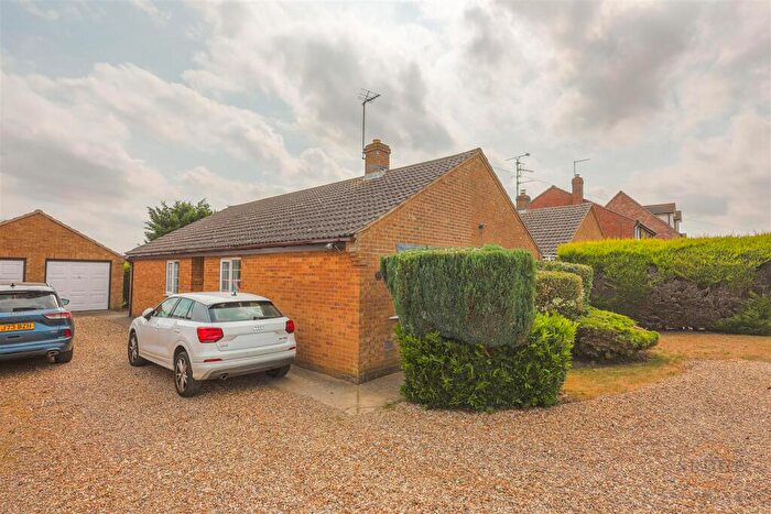 3 Bedroom Detached Bungalow For Sale In Bourne Road, Spalding, PE11