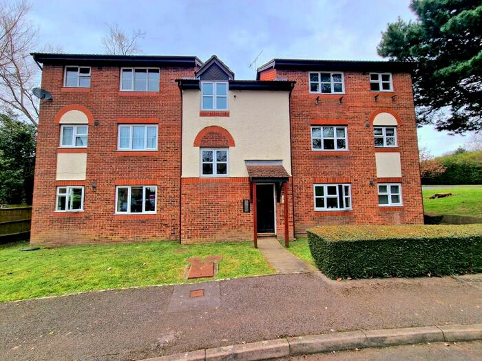 Studio To Rent In Nutfield Court, Maybush, SO16