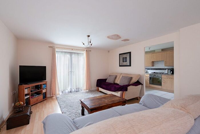 2 Bedroom Flat For Sale In Woodville Court, London, N14