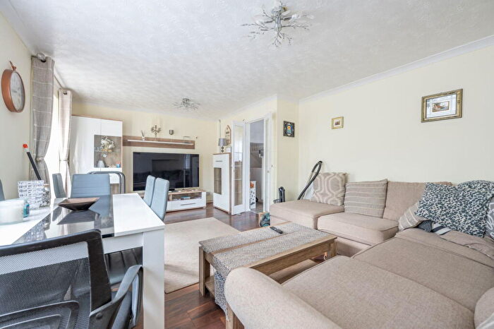 3 Bedroom Terraced House For Sale In Porlock Road, Southampton, SO16