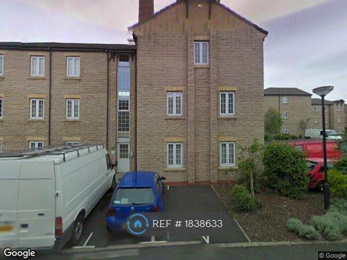 2 Bedroom Flat To Rent In Langwood Court, Haslingden, Rossendale, BB4