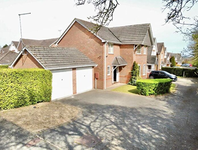 4 Bedroom Detached House For Sale In Jacorrin Close, Kingsthorpe, Northampton, NN2