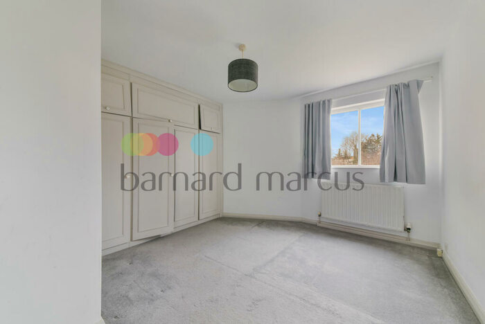 2 Bedroom Flat To Rent In Campion Close, Croydon, CR0