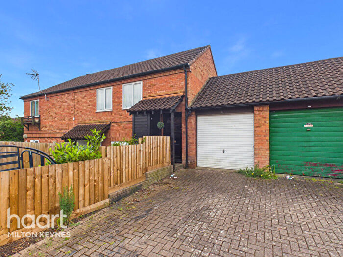 2 Bedroom Maisonette To Rent In Gunmaker Court, Neath Hill, MK14