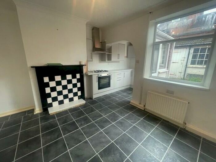 2 Bedroom House To Rent In Belmont Street, Lincoln, LN2