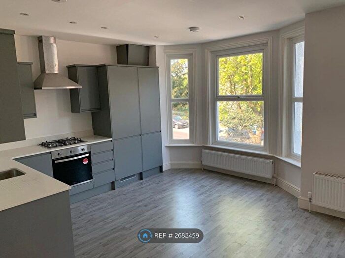 2 Bedroom Flat To Rent In Gap Road, London, SW19