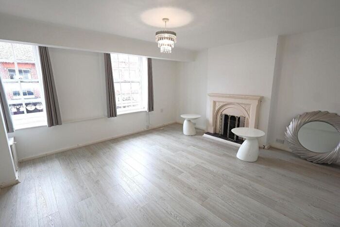 3 Bedroom Apartment To Rent In High Street, Chesham, HP5