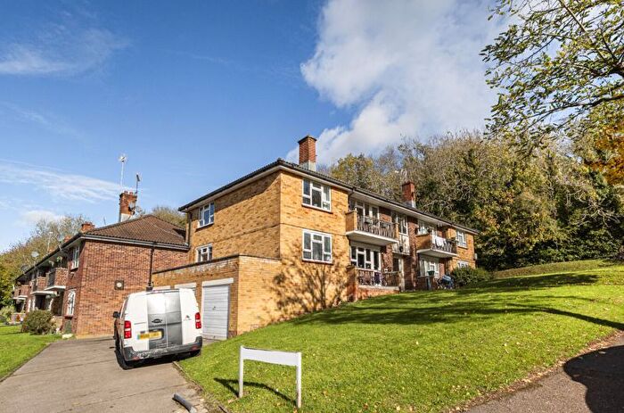 2 Bedroom Flat For Sale In Whitefield Avenue, Purley, CR8