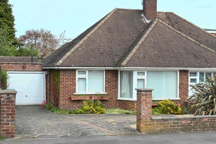 2 Bedroom Bungalow To Rent In Highway Avenue, Maidenhead, SL6
