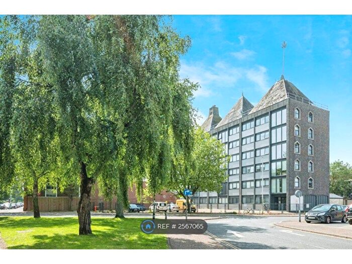 2 Bedroom Flat To Rent In Yarmouth Way, Great Yarmouth, NR30