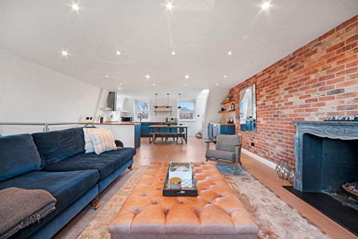 2 Bedroom Flat To Rent In Aldridge Road Villas, London, W11