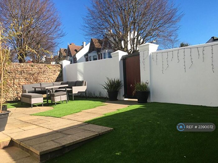 1 Bedroom Flat To Rent In Hove Park Villas Private Garden, Hove, BN3
