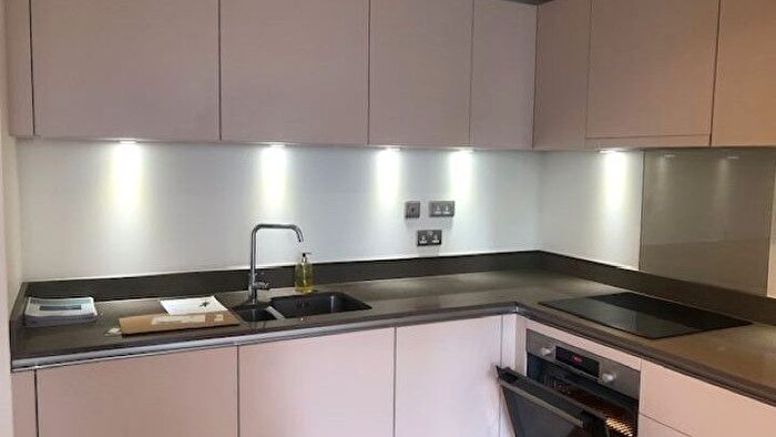 1 Bedroom Flat To Rent In South Tower, A Bondway, Vauxhall, London, SW8