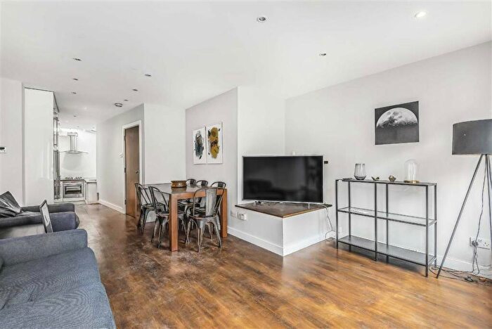 3 Bedroom Flat To Rent In Old Street, Shoreditch, EC1V