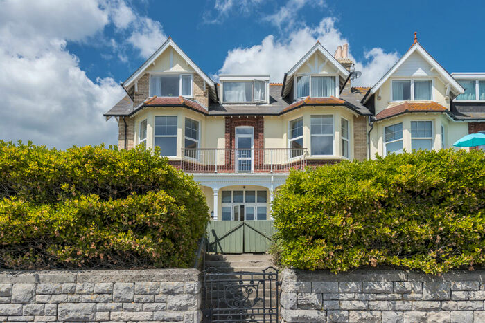 2 Bedroom Flat To Rent In Greenhill, DT4