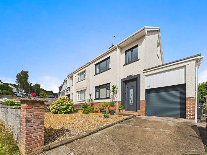 4 Bedroom Semi-detached House For Sale In Caer Wenallt, Pantmawr, Cardiff., CF14