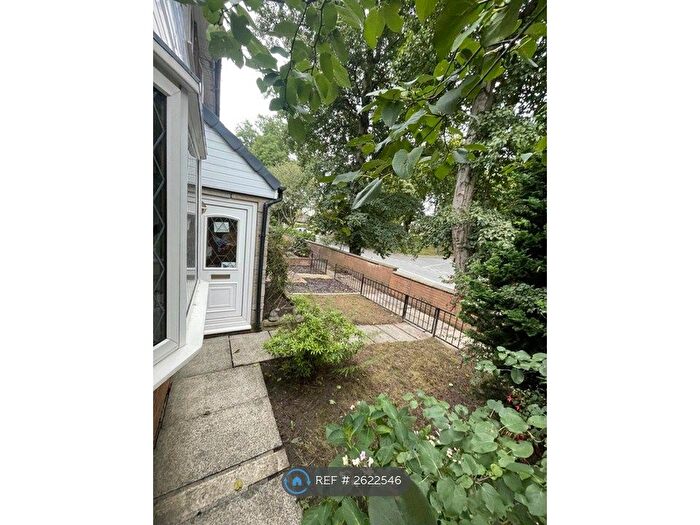 3 Bedroom End Of Terrace House To Rent In Bamford Road, Heywood, OL10