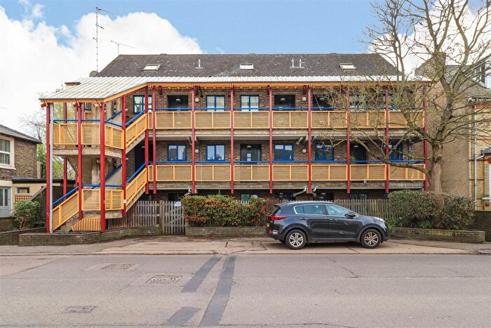 3 Bedroom Apartment For Sale In Victoria Road, Cambridge, CB4