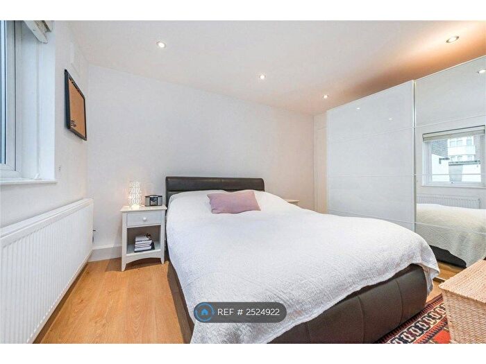 2 Bedroom Flat To Rent In Garnet Street, London, E1W