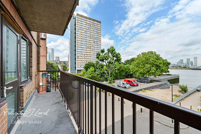 2 Bedroom Flat For Sale In Frans Hals Court, Amsterdam Road, London, E14