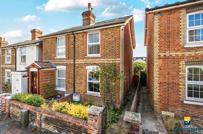 3 Bedroom Semi-detached House For Sale In Guildford, Surrey, GU2