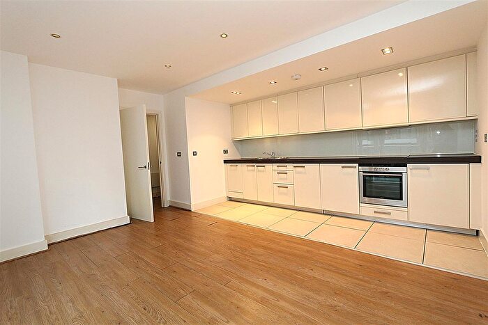 1 Bedroom Flat To Rent In Times Square, London, E1