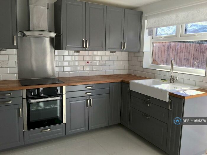 3 Bedroom End Of Terrace House To Rent In Pershore Road, Birmingham, B5