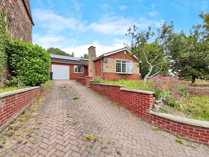 4 Bedroom Detached Bungalow For Sale In High Street, Blyton, Gainsborough, DN21