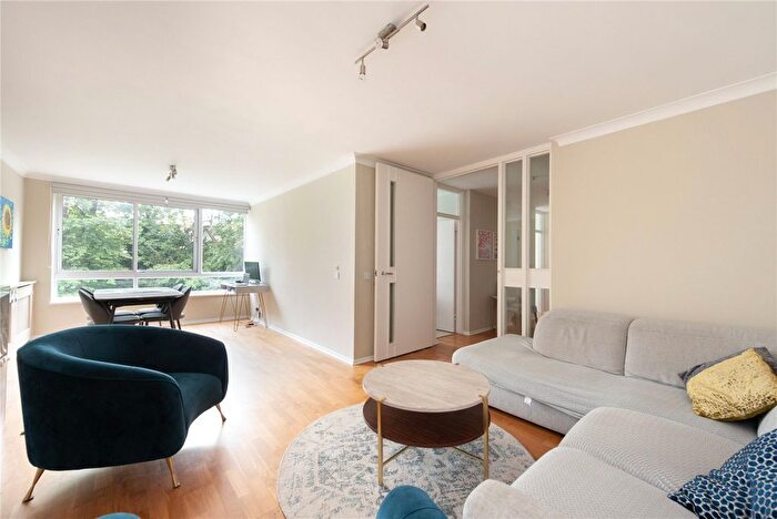 2 Bedroom Flat For Sale In Belsize Grove, London, NW3