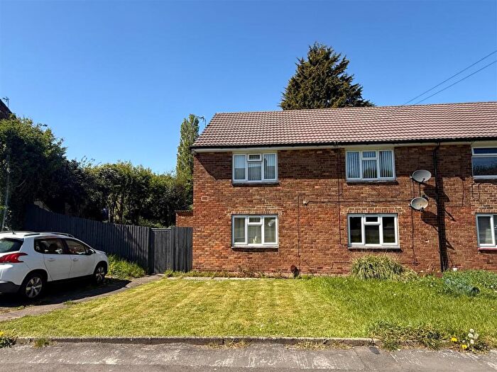 2 Bedroom Apartment For Sale In Sycamore Road, Burton-On-Trent, DE15