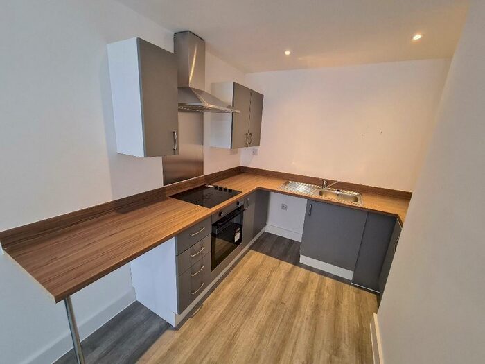 1 Bedroom Flat To Rent In Yeovil Town Centre, BA20