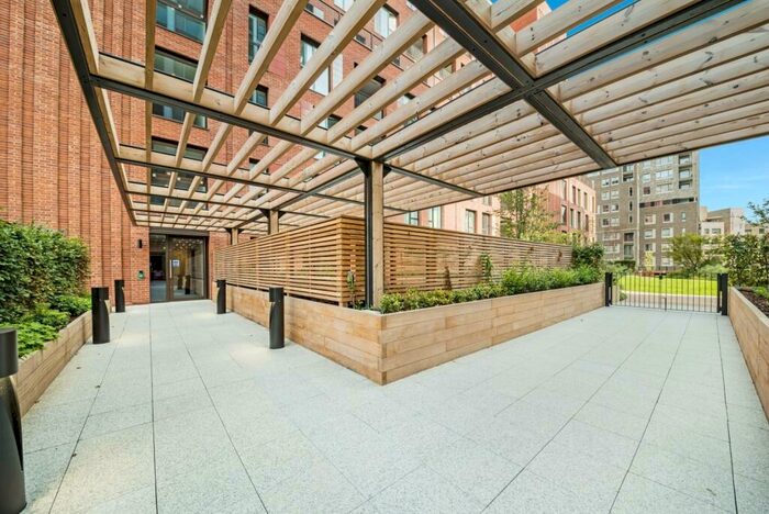 1 Bedroom Flat For Sale In Deacon Street, Elephant & Castle, London, SE17