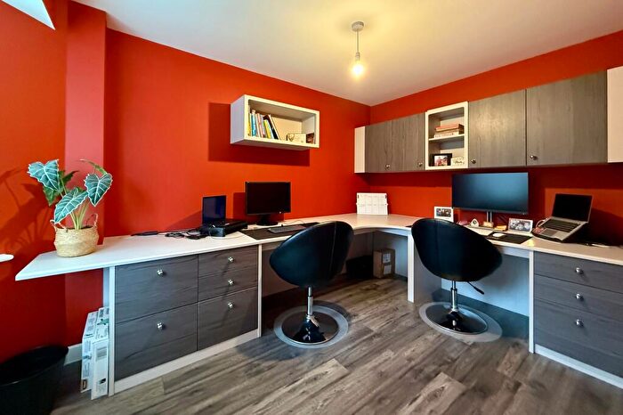 4 Bedroom Detached House For Sale In Moulton Road, Hamilton, LE5