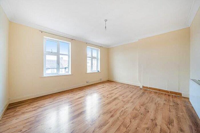 2 Bedroom Flat To Rent In All Souls Avenue, NW10