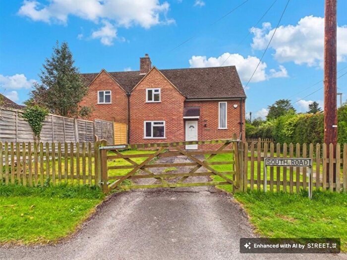 3 Bedroom Semi Detached House For Sale In South Road, Kingsclere, RG20