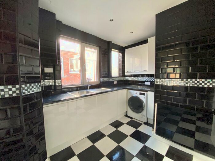 3 Bedroom House To Rent In Humberstone Drive, LE5