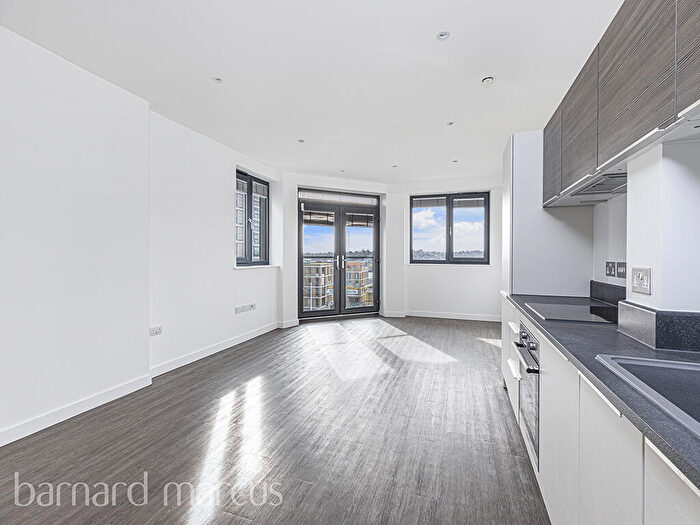 2 Bedroom Flat To Rent In - High Road, London, N20