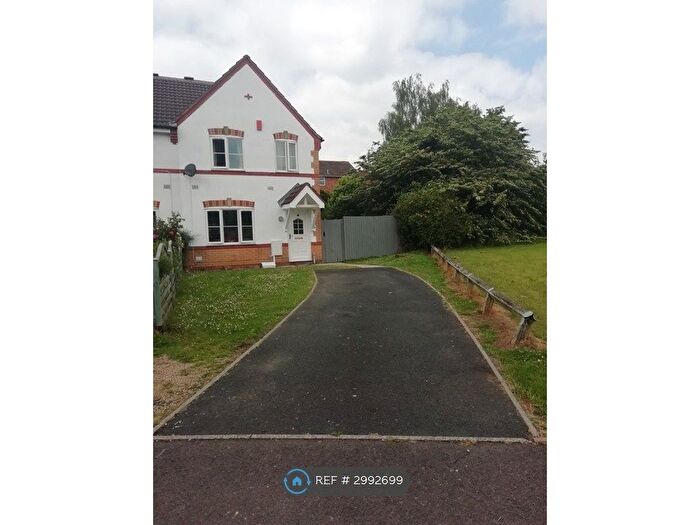 3 Bedroom Semi-Detached House To Rent In Discovery Close, West Midlands, DY4
