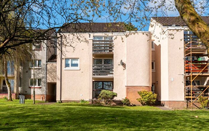 2 Bedroom Flat For Sale In Lennox Avenue, Milngavie, G62