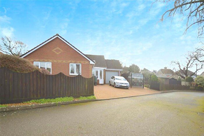 3 Bedroom Bungalow For Sale In The Glade, Wroxall, Ventnor, PO38