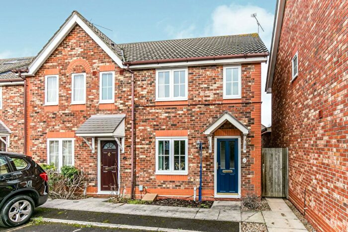 2 Bedroom End Of Terrace House To Rent In Privet Close, Lower Earley, RG6