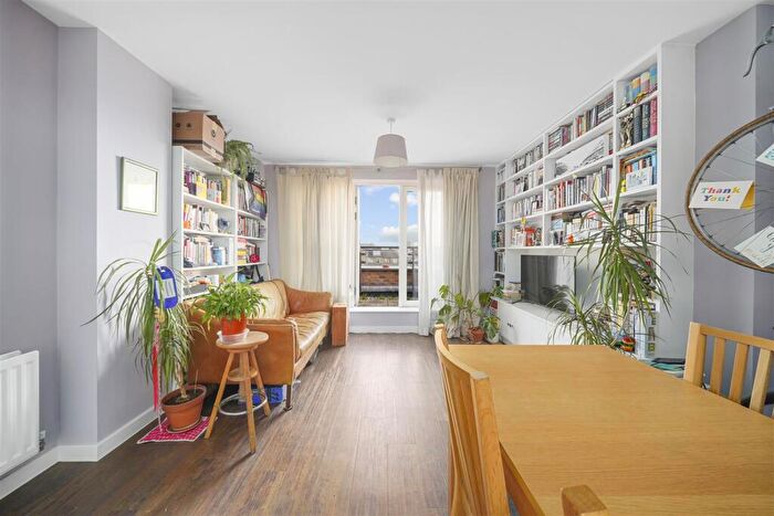 1 Bedroom Flat For Sale In Glengall Road, London, NW6