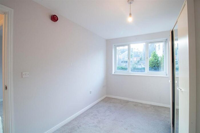 2 Bedroom Flat For Sale In Hall Street, Blackwood, NP12