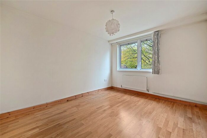 4 Bedroom Flat To Rent In Hazeldene Drive, Pinner, Greater London, HA5