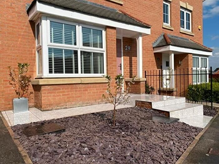 4 Bedroom Property To Rent In Twentyman Walk, Leeds, LS10