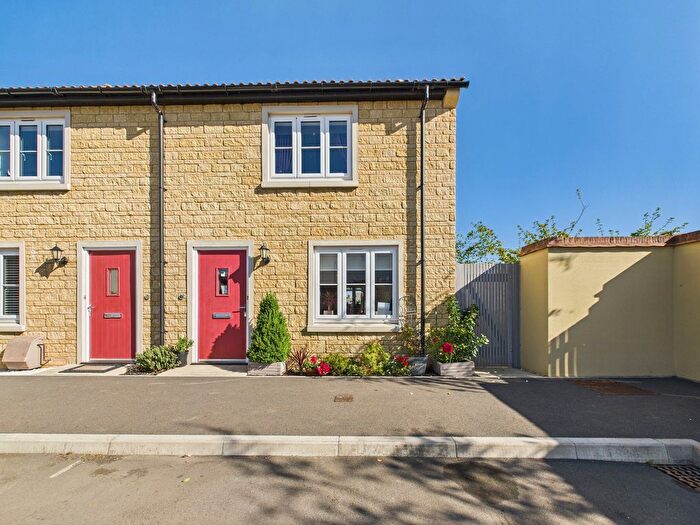 2 Bedroom Semi Detached House For Sale In Blackford Drive, Calne, SN11