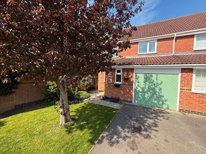 3 Bedroom Semi-Detached House For Sale In Morton, Bourne, PE10