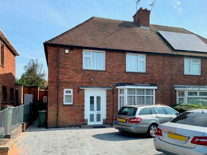 4 Bedroom Semi-Detached House To Rent In Brabazon Road, Oadby, Leicester, Leicestershire, LE2